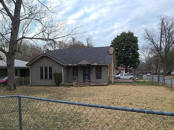 2nd image of 4825 Rogers St