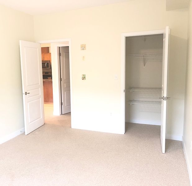 Edmonton Apartment for rent - 2 Bedrooms — photo 7