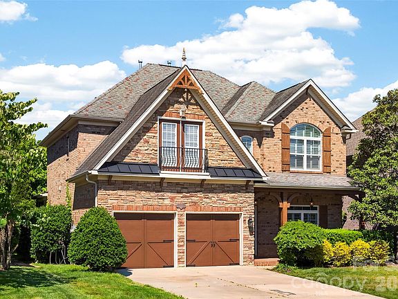 2nd image of 2279 Barrowcliffe Dr NW