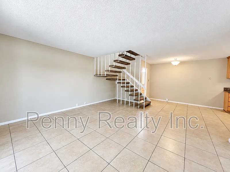 3 bed, 1.5 bath, 1113 sqft, $3,880 — Photo 2