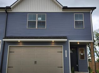 1821 Bennett Village Dr, Maryville, TN 37804