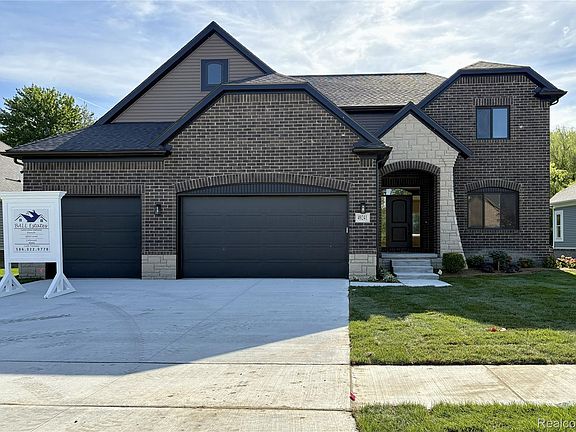 2nd image of 49241 London Bridge Dr