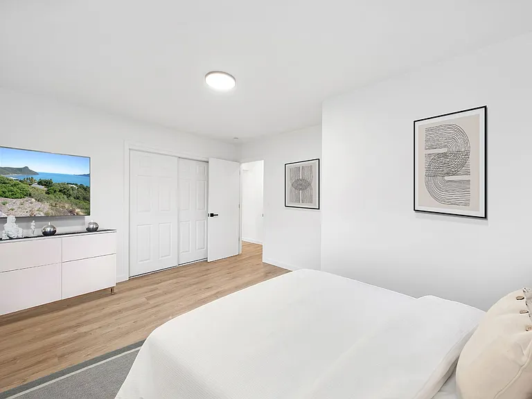 Hillsboro Court — Photo 10