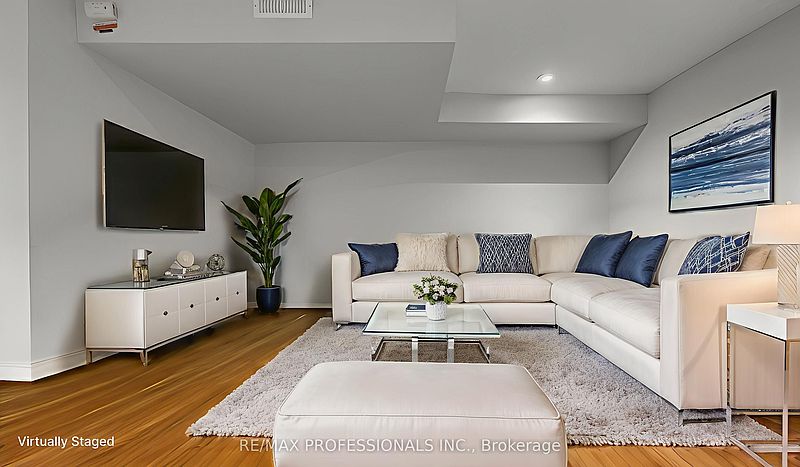 Toronto Townhouse for rent - 1 Bedroom — photo 3