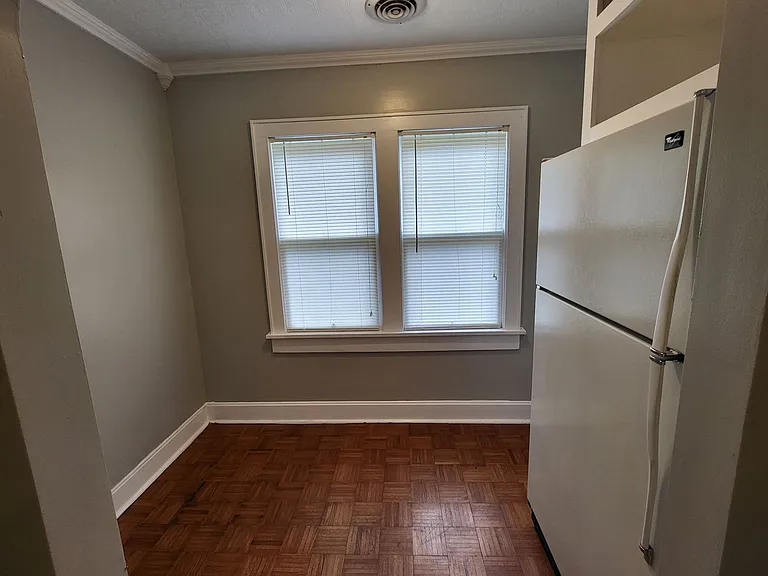 500 N Jackson Ave — Photo 9