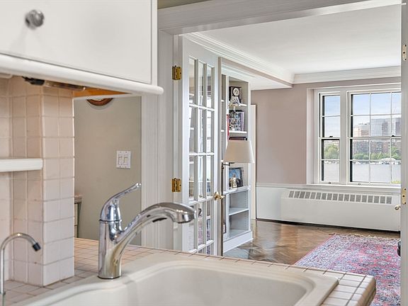 4th image of 274 Beacon St #8 R