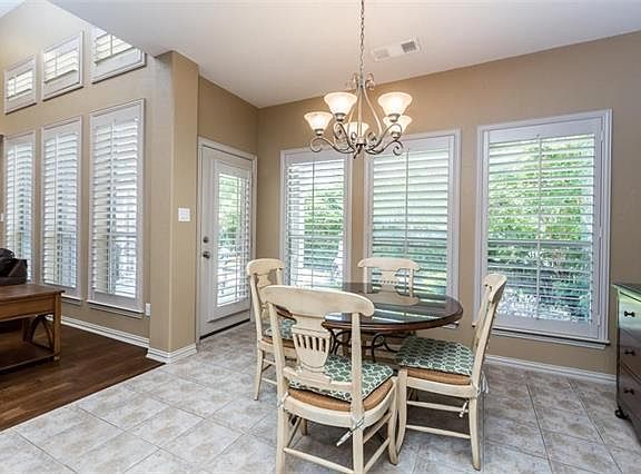 4th image of 10409 Stonehill Dr