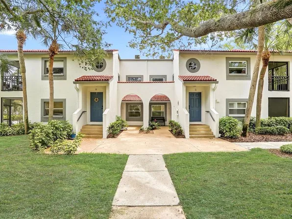 500 Santa Cruz Pl NE APT D, Saint Petersburg, FL 33703