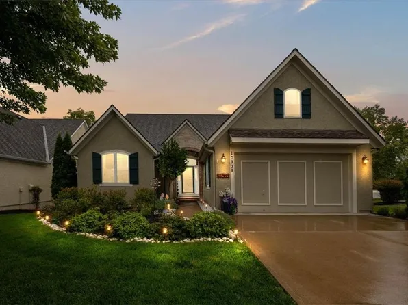 10939 S Cottage Ln, Olathe, KS 66061