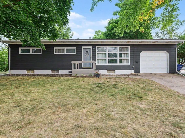 422 W Center St, Alma, MI 48801