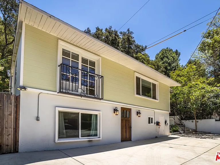 8876 Wonderland Ave — Photo 2