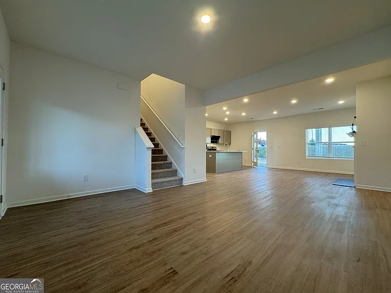 102 Lavender Cir — Photo 5