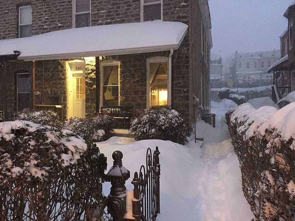 2nd image of 251 Rochelle Ave