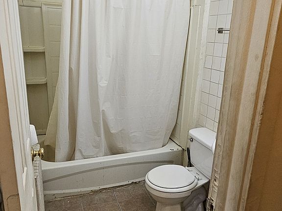 4th image of 213 N Rodney St #1