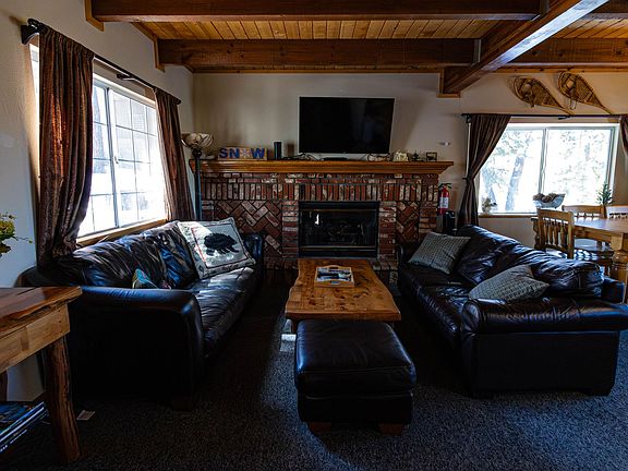 2nd image of 890 Villa Grove Ave