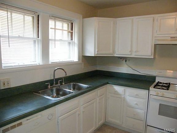 2nd image of 3908 Burgen Ave