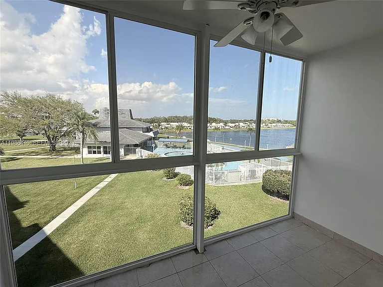 2223 Park Ln #306 — Photo 11