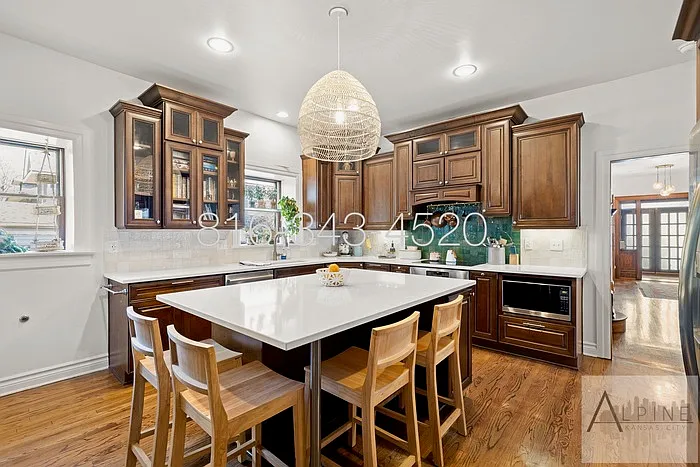 2924 Harrison St — Photo 33