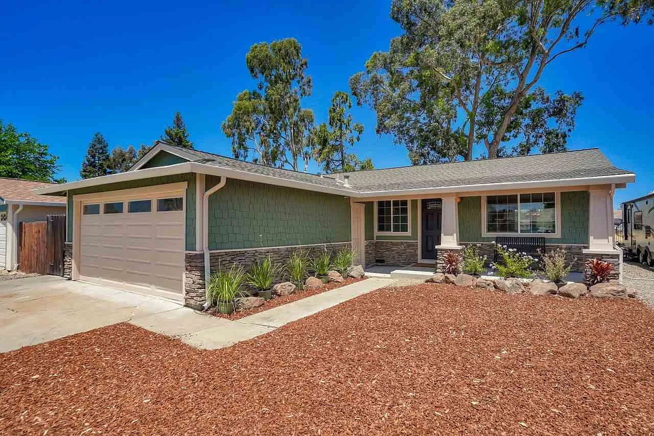 5250 Iris Way photo 1
