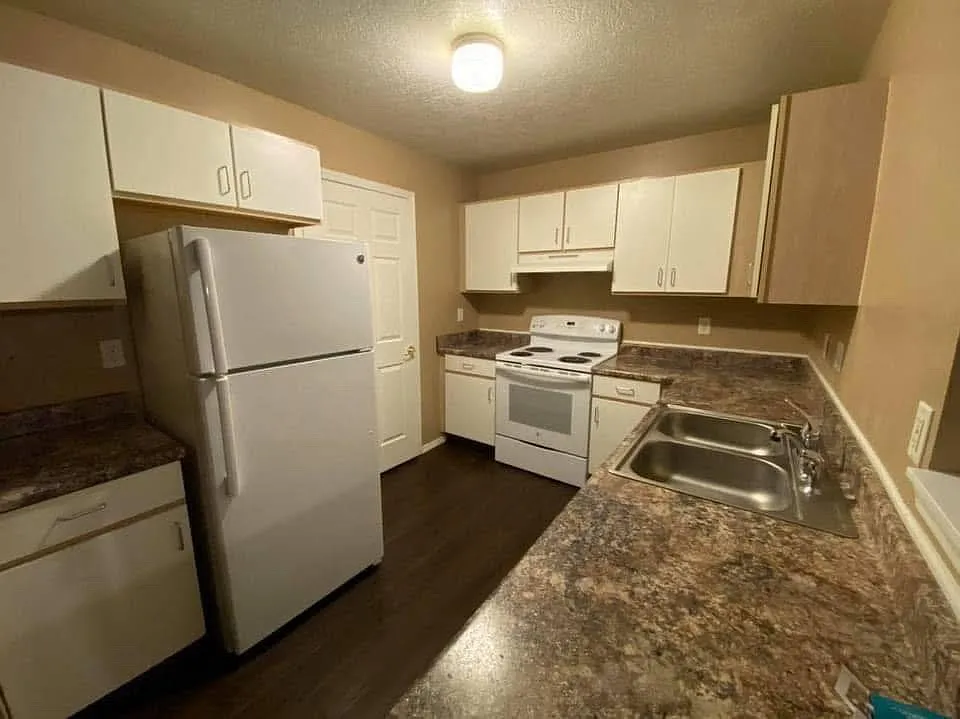 349 Morningside Dr — Photo 3