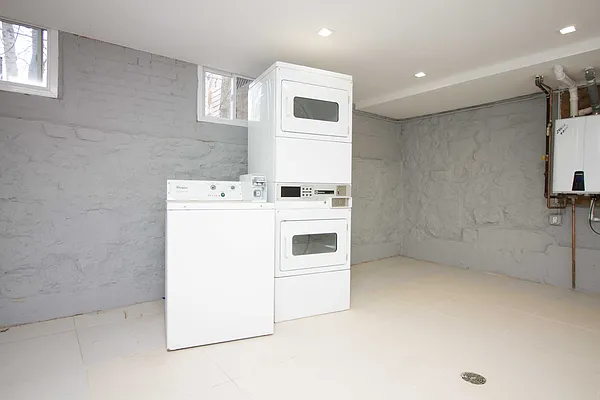 Rented by Nooklyn NYC LLC | media 11