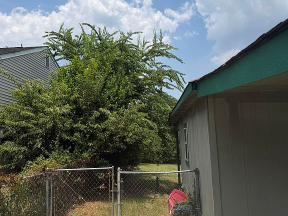 2nd image of 2939 Shelby Drive