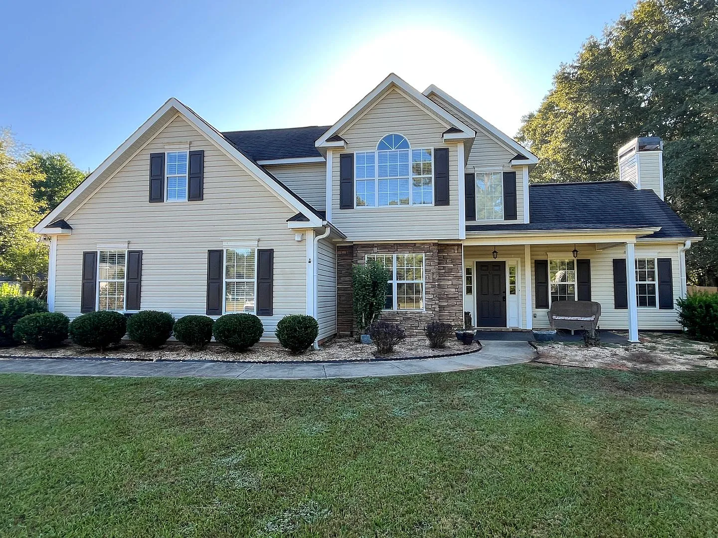 Spacious 4-Bedroom Home with Large Backyard & Excellent Location! — Photo 1