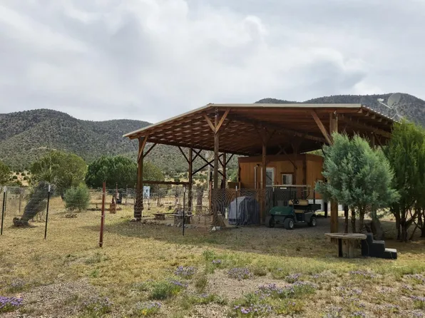 11 Martingale Rd, Mimbres, NM 88049