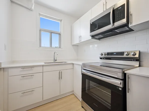 Louisa Street Apartments I, 17 Louisa St, Kitchener, ON N2H 5L7
