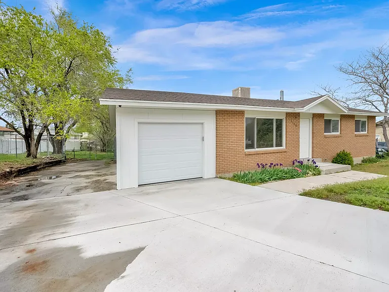5148 W Red Flower Cir — Photo 1