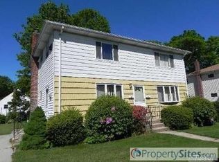 195 Beachview St, Copiague, NY 11726