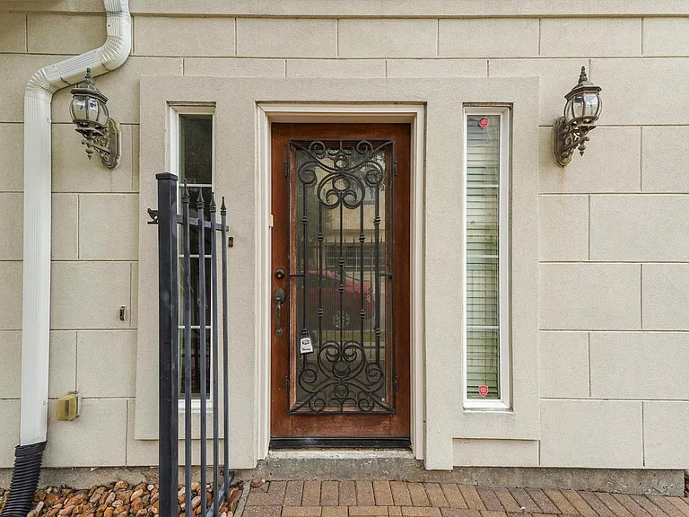 2418 Ralph St #A — Photo 3