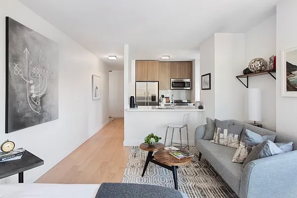 Rented by Greystar | media 3