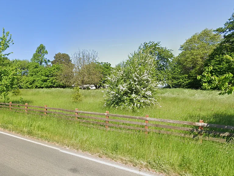 21100-21106 NW Reeder Rd — Photo 36