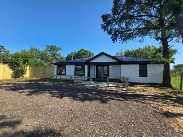 912 W Main St, Quinlan, TX 75474