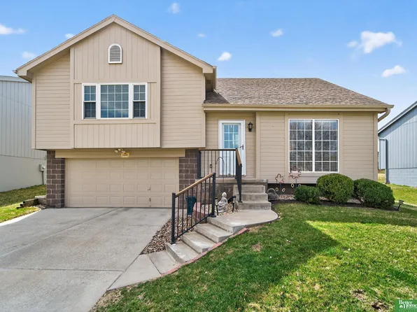 14491 Locust St, Omaha, NE 68116