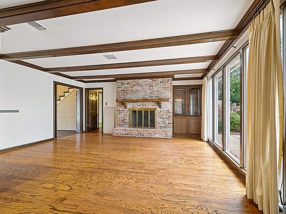 4th image of 11915 Parkbrook Ave