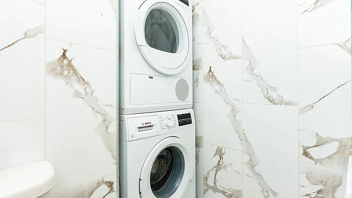 Rented by Nooklyn NYC LLC | media 13