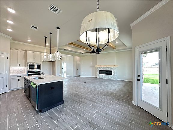 5th image of 910 Alice Cir