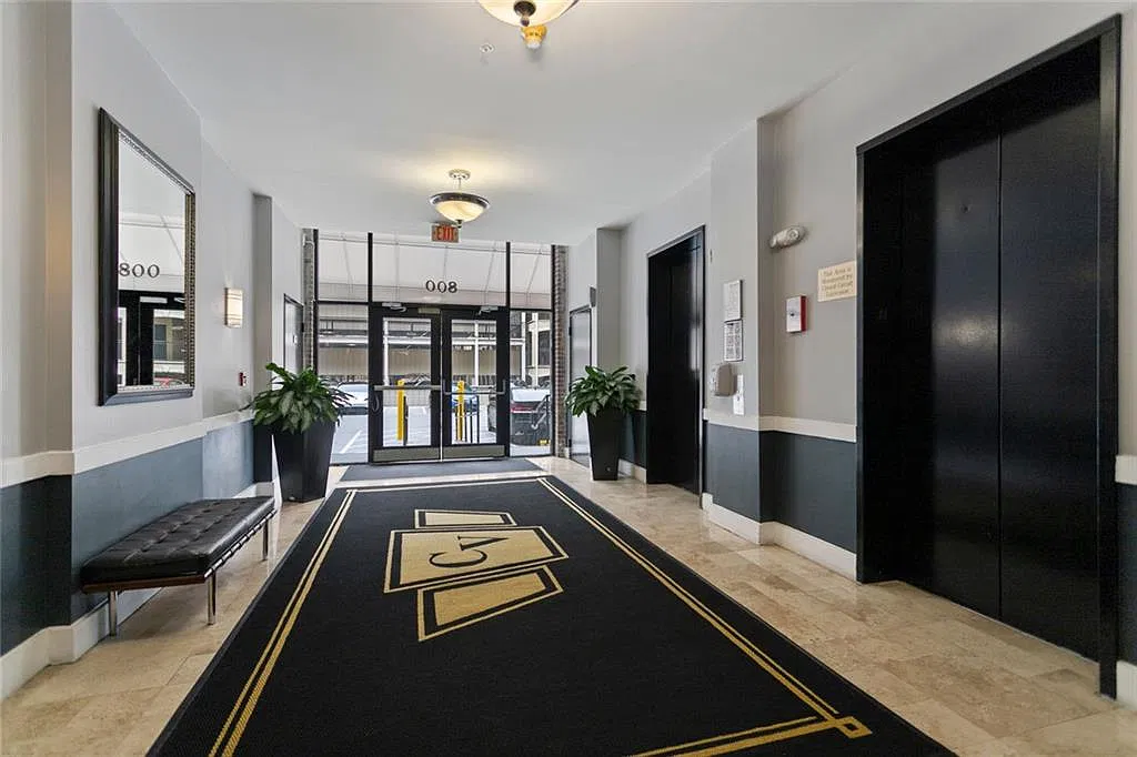 1 bed, 1.0 bath, 852 sqft, $1,750 — Photo 3