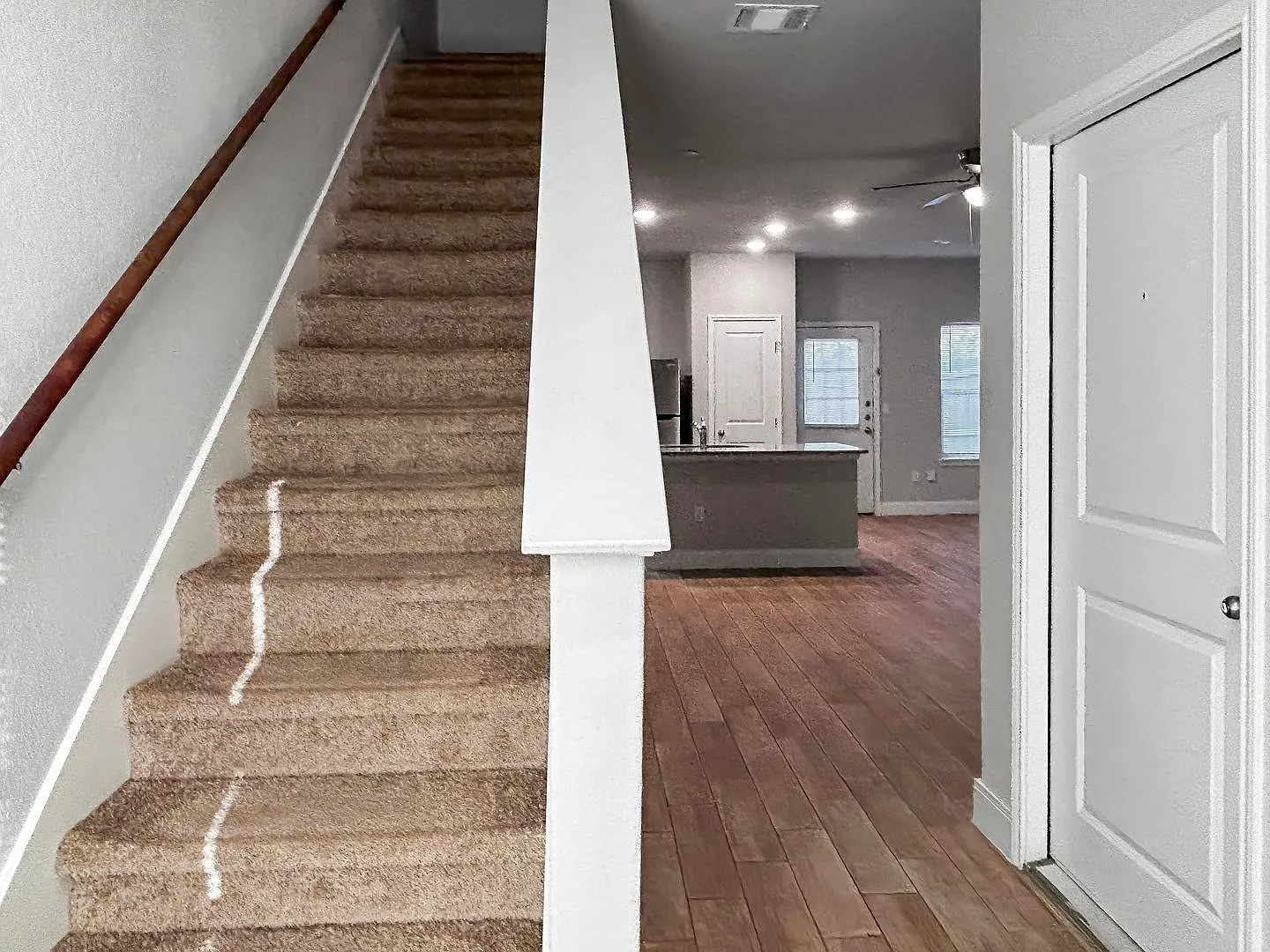 Charming 3 Bedroom Townhome Near I-35 & Randolph AFB — Photo 4