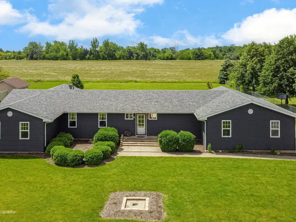 163 Chicago Rd, Paw Paw, IL 61353