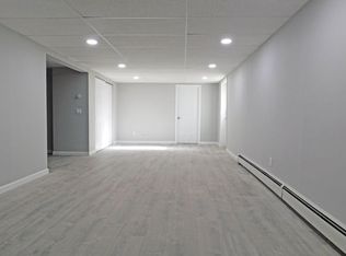 21 Crossover Rd, Ronkonkoma, NY 11779