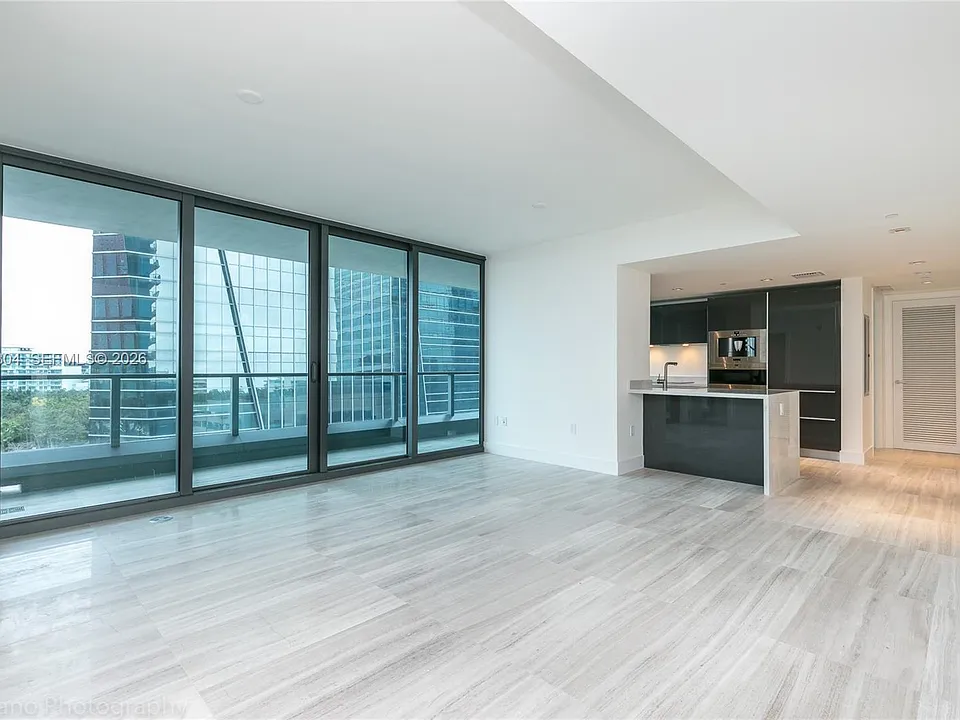 1451 Brickell Ave #905