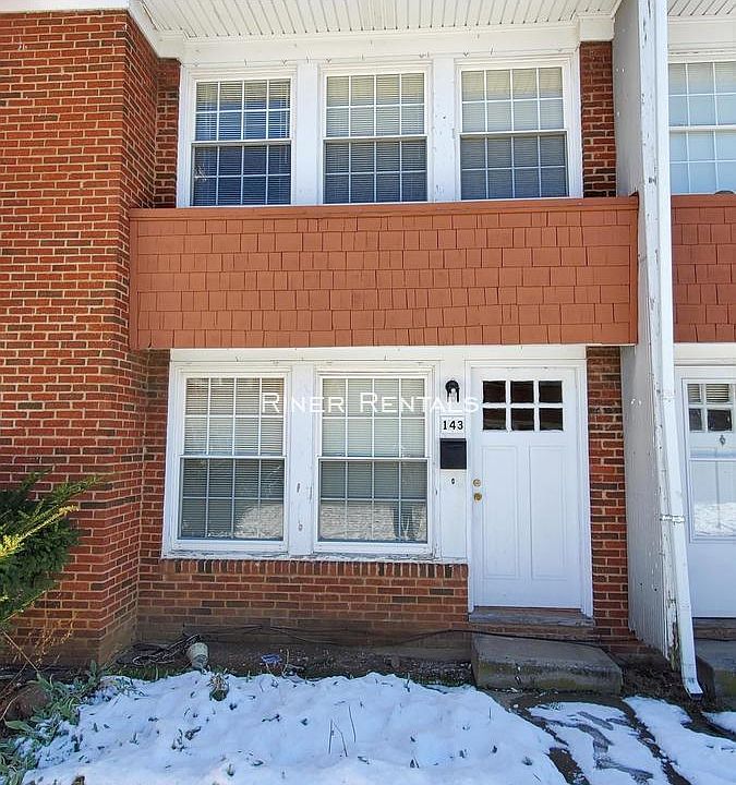 1st image of 143 W Grattan St