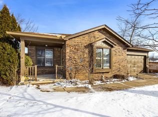 22733 Ridgeway St, Saint Clair Shores, MI 48080