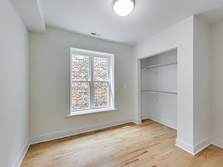 815 S Carpenter St #1R — Photo 9