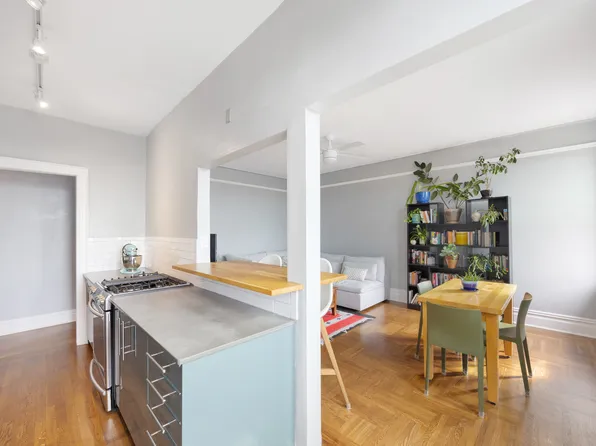 345 Montgomery Street image 4 of 9