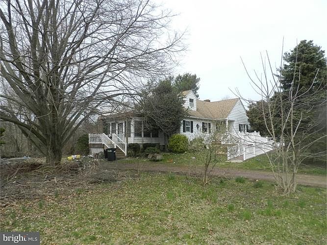 2nd image of 917 Mansfield Rd W