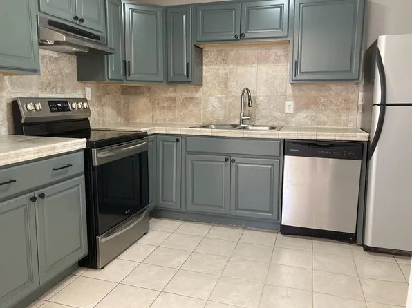 1143 Worchester St, Aurora, CO 80011